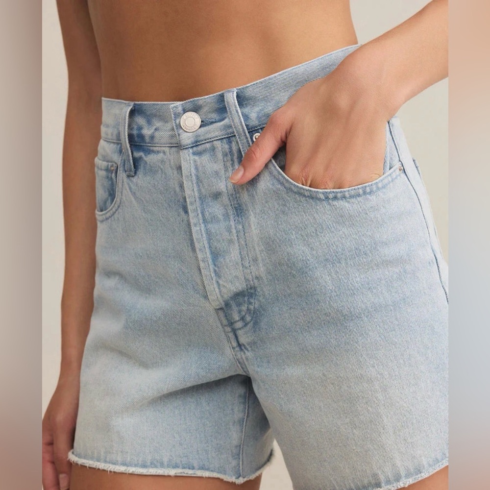 Z SUPPLY Denim Everyday Hi-Rise Denim Short in faded Indigo sizes 24